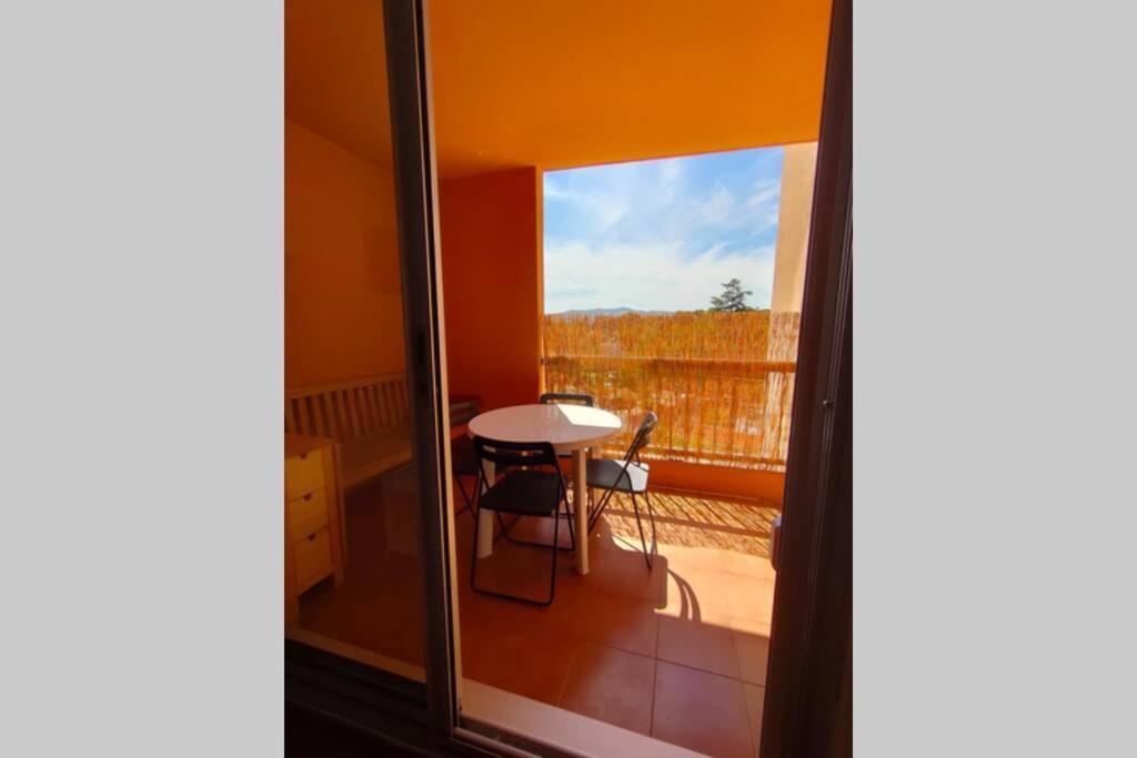 Appartement T2 Bord Et Vue Mer La Ciotat Kültér fotó